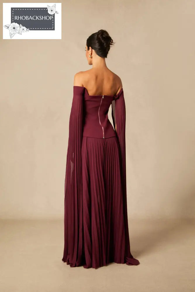 Shoulder Top & Pleated Skirt Set