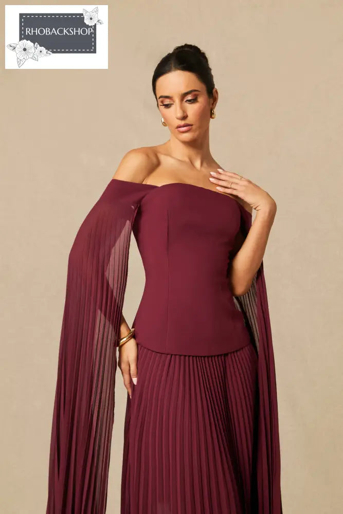 Shoulder Top & Pleated Skirt Set